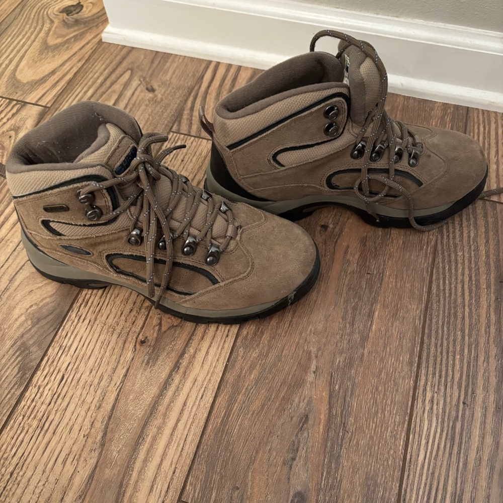 Hi Tec. Brown Hiking Boots - Picture 2 of 6